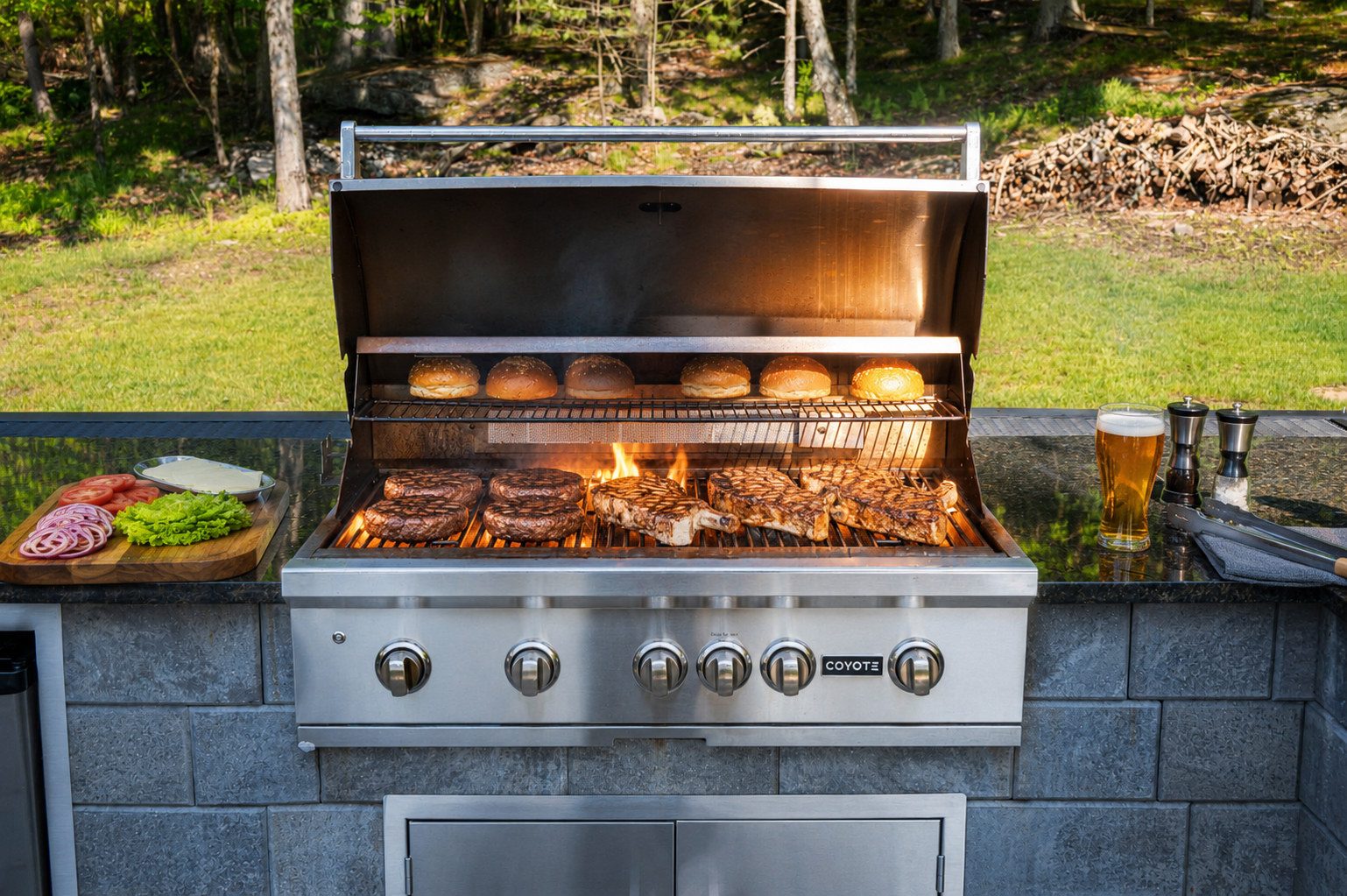 Grill & Outdoor Kitchen